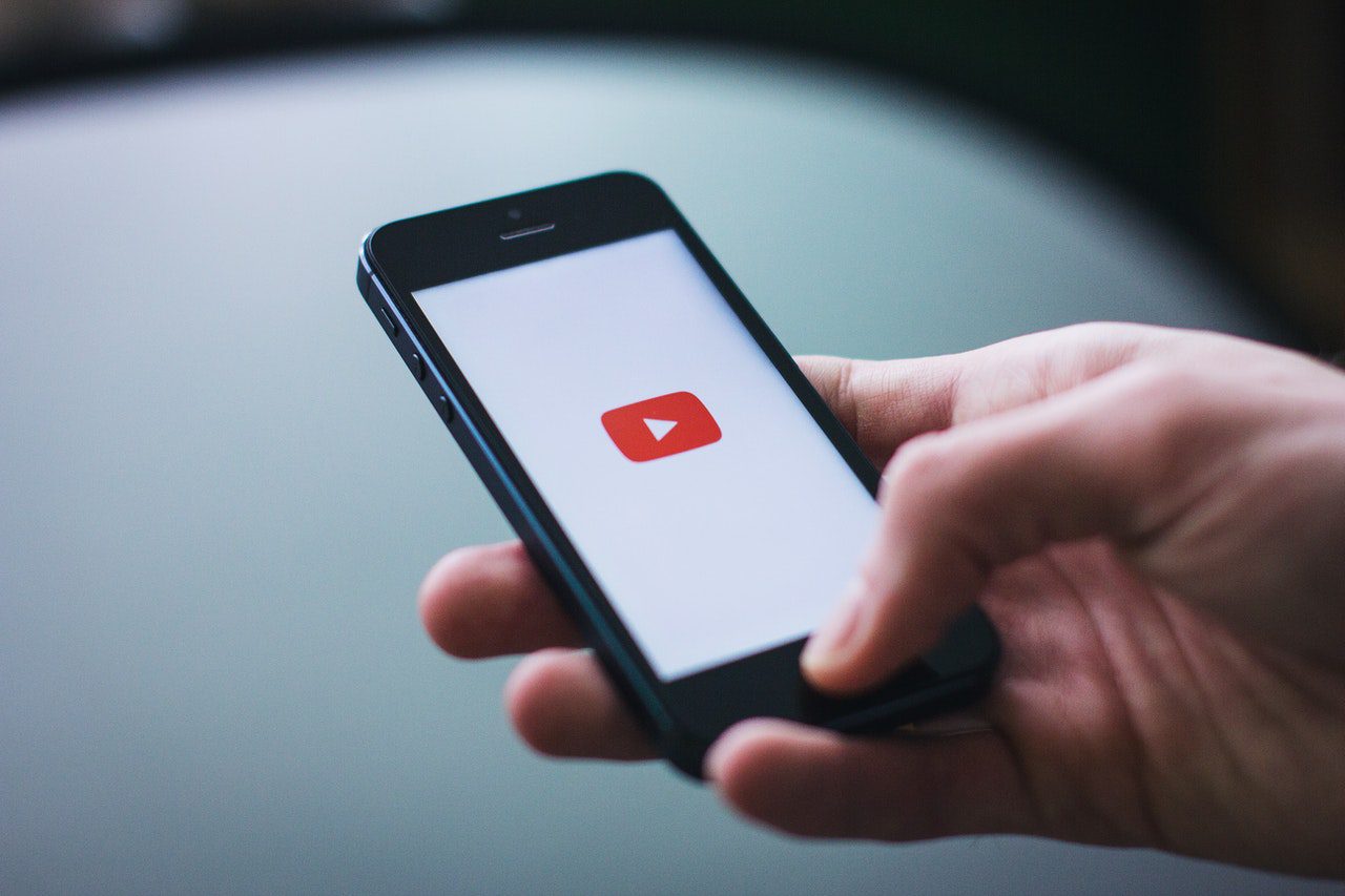 How to make money by using YouTube? A complete guide: